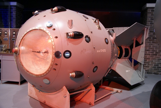 Первая атомноая бомба РДС-1.JPG